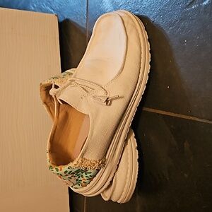 Hey Dude Wendy size 9